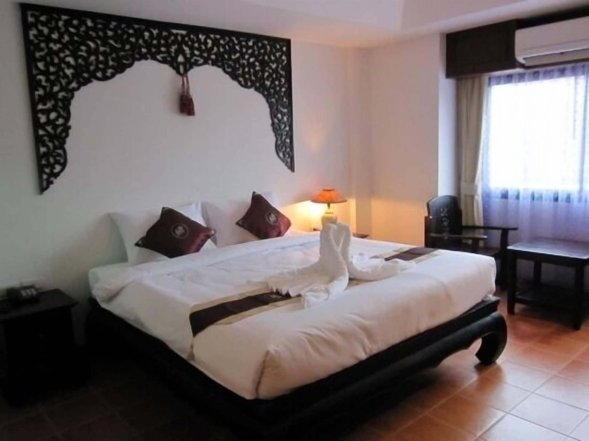 Wangburapa Grand Hotel Чиангмай Экстерьер фото