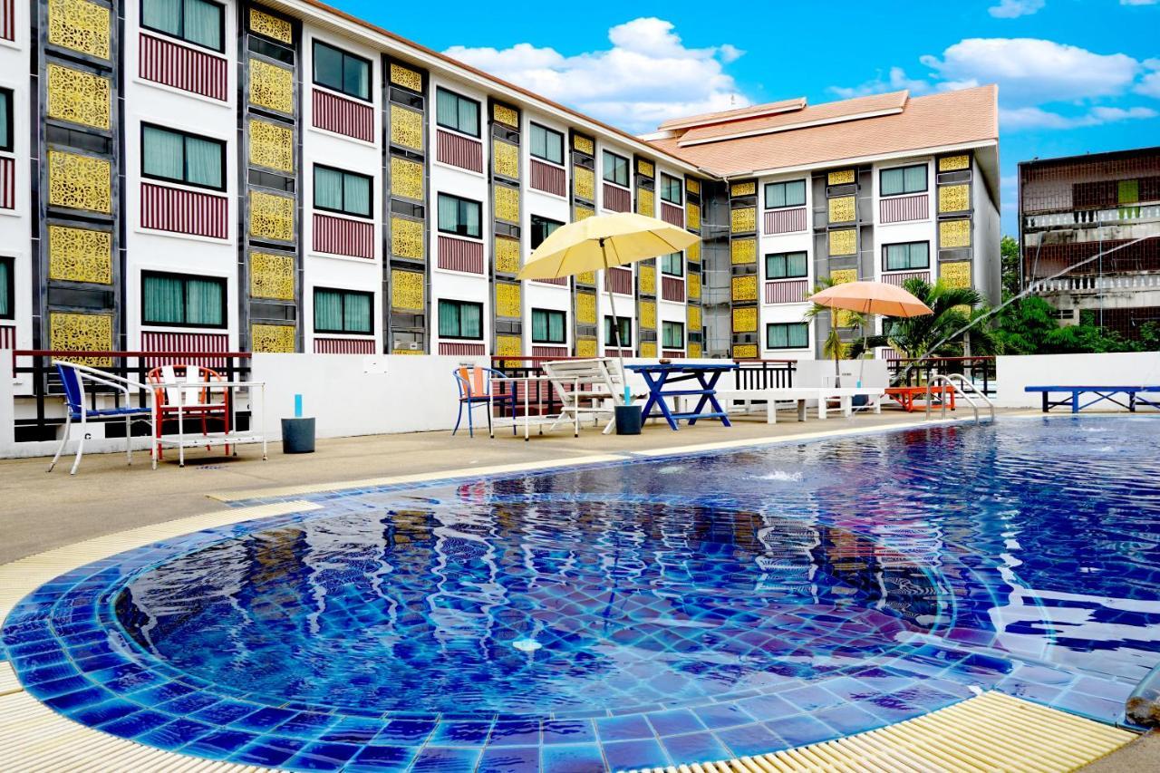 Wangburapa Grand Hotel Чиангмай Экстерьер фото