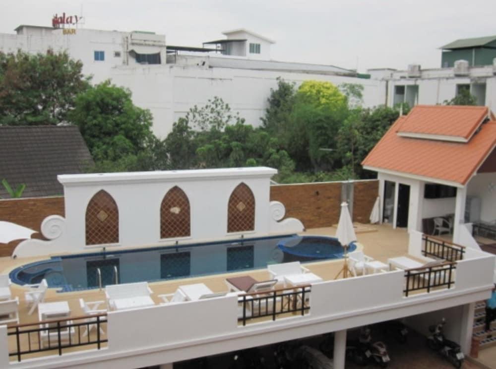 Wangburapa Grand Hotel Чиангмай Экстерьер фото