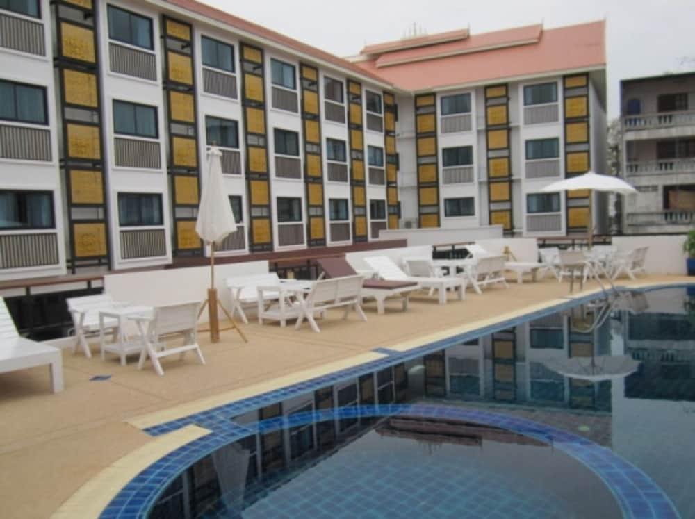 Wangburapa Grand Hotel Чиангмай Экстерьер фото