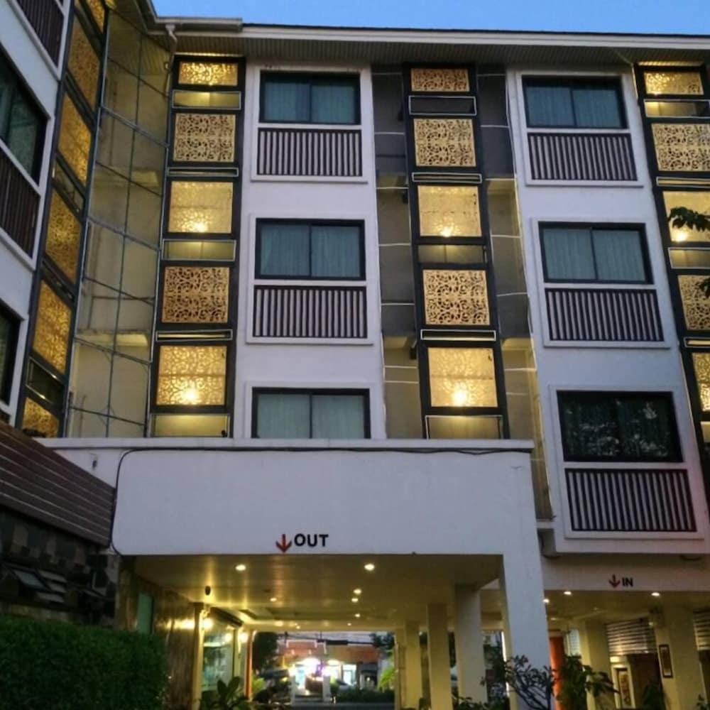Wangburapa Grand Hotel Чиангмай Экстерьер фото