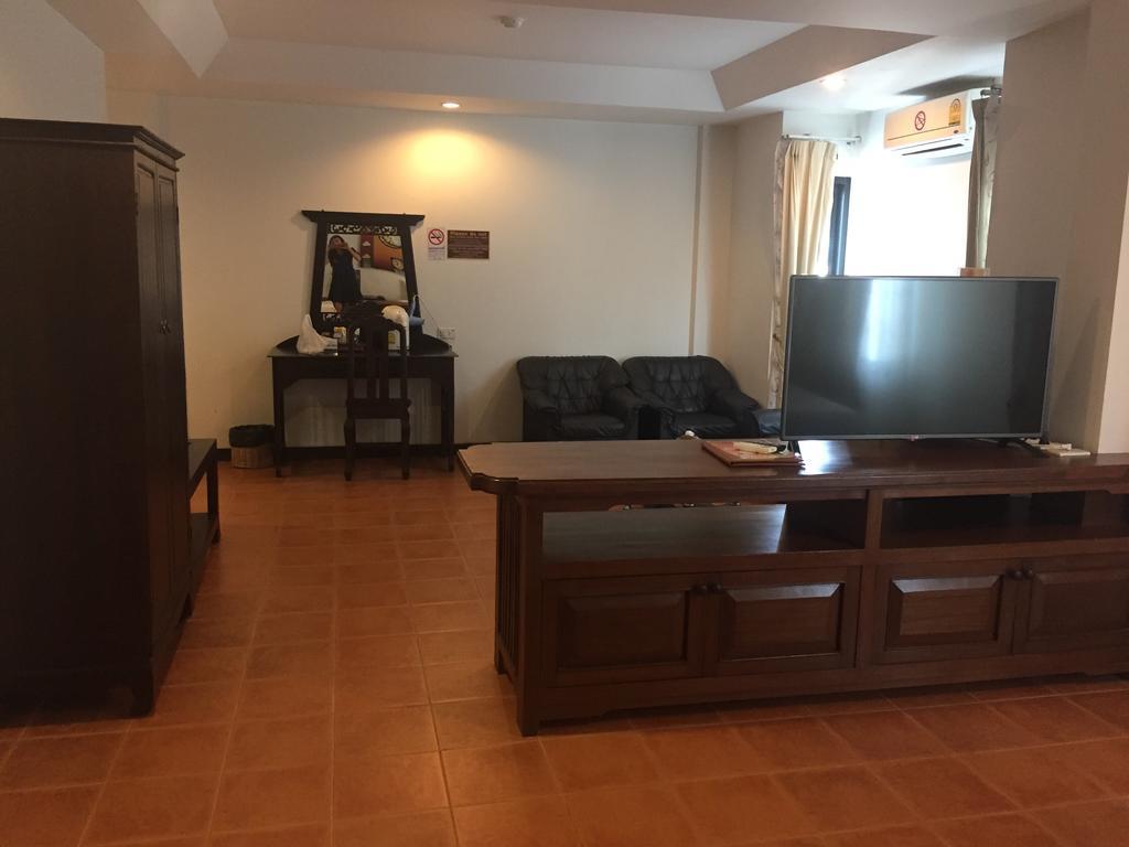 Wangburapa Grand Hotel Чиангмай Экстерьер фото