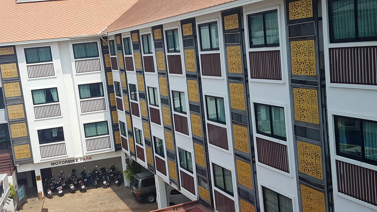 Wangburapa Grand Hotel Чиангмай Экстерьер фото