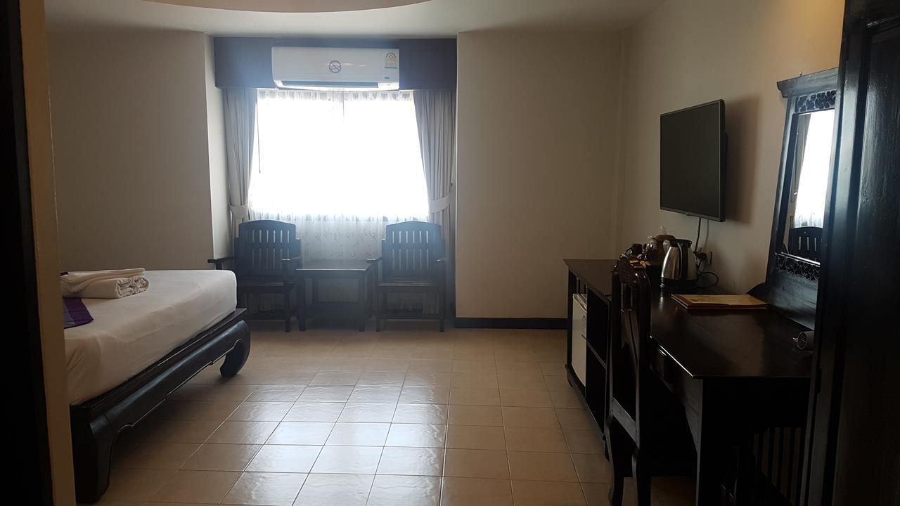 Wangburapa Grand Hotel Чиангмай Экстерьер фото