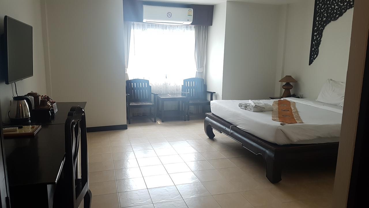 Wangburapa Grand Hotel Чиангмай Экстерьер фото