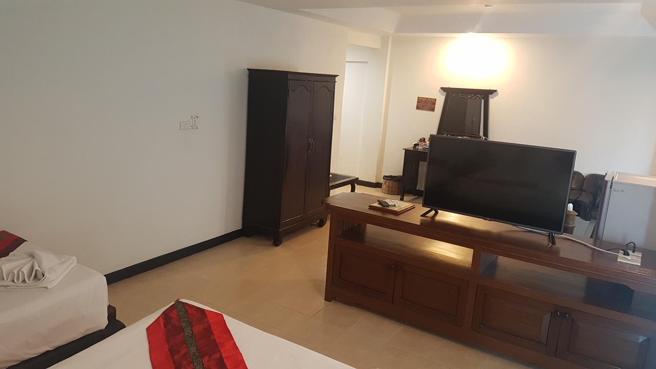 Wangburapa Grand Hotel Чиангмай Экстерьер фото