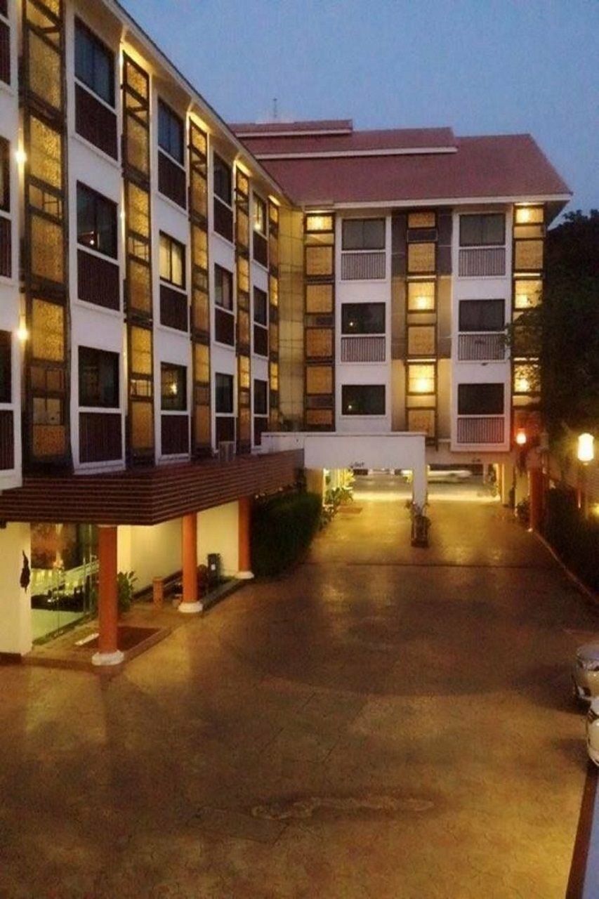 Wangburapa Grand Hotel Чиангмай Экстерьер фото