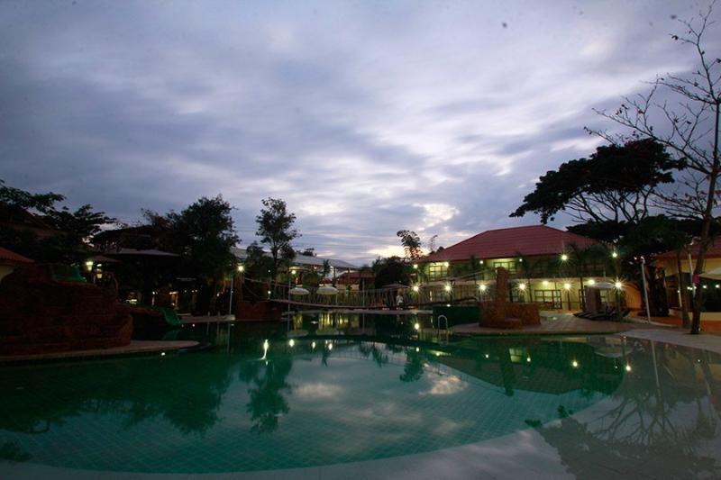 Wangburapa Grand Hotel Чиангмай Экстерьер фото